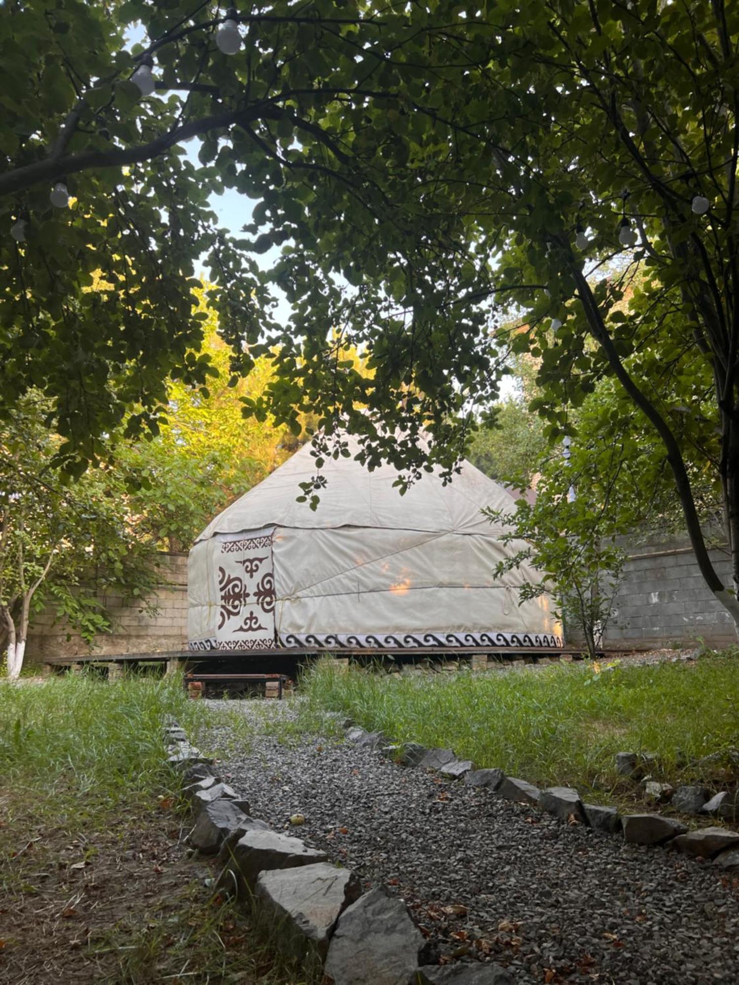 Sweet Vibe Hotel Almaty Ngoại thất bức ảnh